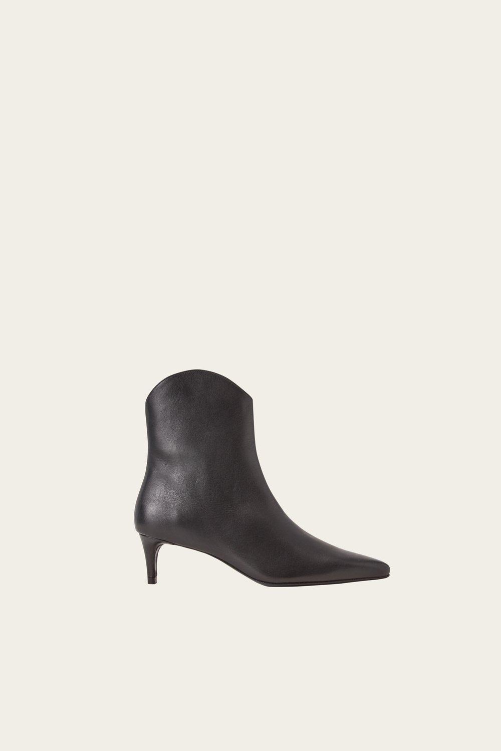 Izzie boots Black 1