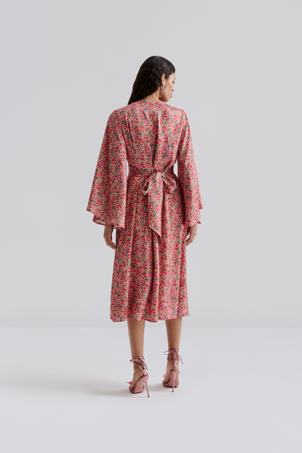hope and ivy midi dress Hope & Ivy Meredith Dress Pink Multi Floral Print – Experience Boutique